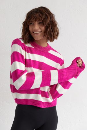 В'язаний джемпер oversize в смужку - фуксія цвет, L (є розміри)
